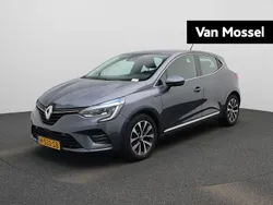 Grijs Gebruikt 2020 Renault Clio V Intens Hatchback | € 14.900 (Eerlijke prijs)