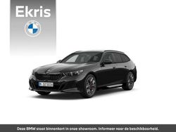Zwart, metallic lak Nieuw 2024 BMW 520 M Sport Stationwagen | € 88.495 (Super prijs)
