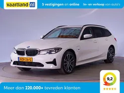 Wit Gebruikt 2022 BMW 330e Executive Stationwagen | € 28.645 (Eerlijke prijs)