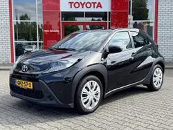Zwart Gebruikt 2023 Toyota Aygo Play Hatchback | € 15.900 (Goede deal)