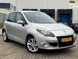 Grijs (metallic) Gebruikt 2011 Renault Scénic III MPV | € 2.495 (Goede deal)
