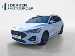 Wit Gebruikt 2022 Ford Focus ST-Line Stationwagen | € 21.945 (Eerlijke prijs)