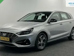 Grijs Gebruikt 2021 Hyundai i30 Comfort Hatchback | € 18.000 (Eerlijke prijs)