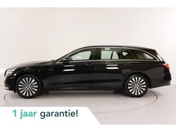 Zwart Gebruikt 2022 Mercedes E300 Avantgarde Stationwagen | € 40.950 (Goede deal)
