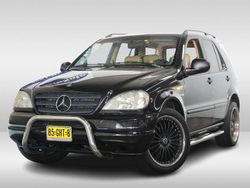 Zwart Gebruikt 1998 Mercedes ML320 SUV | € 3.344 (Eerlijke prijs)