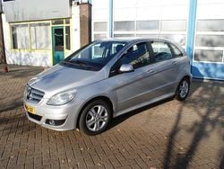 Grijs Gebruikt 2010 Mercedes B180 Business MPV | € 5.950 (Iets duurder)