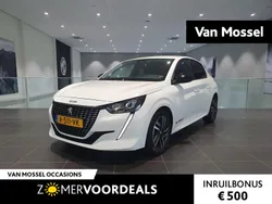 Wit Gebruikt 2022 Peugeot 208 Allure Hatchback | € 17.935 (Eerlijke prijs)