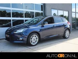Blauw, metallic lak Gebruikt 2013 Ford Focus Titanium Hatchback | € 5.995 (Eerlijke prijs)