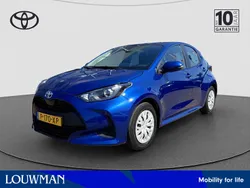 Blauw Gebruikt 2022 Toyota Yaris Hybrid Active Hatchback | € 21.450 (Eerlijke prijs)