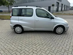 Grijs Gebruikt 2004 Toyota Yaris Verso Sol MPV | € 3.999 (Eerlijke prijs)