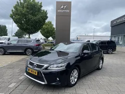Zwart Gebruikt 2017 Lexus CT200h Luxury Line Hatchback | € 15.995 (Eerlijke prijs)
