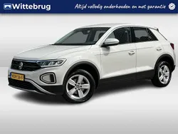 Grijs Gebruikt 2023 VW T-Roc Life SUV | € 23.950 (Eerlijke prijs)