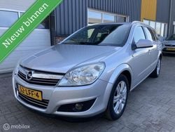 Grijs, metallic lak Gebruikt 2010 Opel Astra Cosmo Stationwagen | € 2.995 (Goede deal)