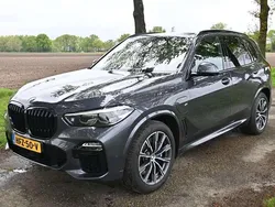 Grijs, metallic lak Gebruikt 2020 BMW X5 M Sport SUV | € 54.995 (Goede deal)