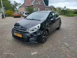 Zwart Gebruikt 2015 Kia Rio Hatchback | € 7.950 (Eerlijke prijs)