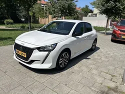 Wit Gebruikt 2021 Peugeot 208 Allure Hatchback | € 9.999 (Super prijs)