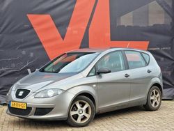 Grijs, metallic lak Gebruikt 2005 Seat Altea Reference MPV | € 1.448 (Eerlijke prijs)