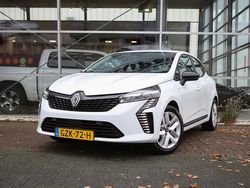 Wit Gebruikt 2024 Renault Clio V Hatchback | € 21.950 (Eerlijke prijs)