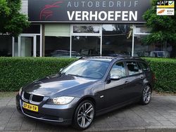 Grijs, metallic lak Gebruikt 2007 BMW 318 Executive Stationwagen | € 3.799 (Eerlijke prijs)
