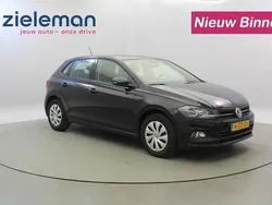 Zwart Gebruikt 2020 VW Polo Comfortline Hatchback | € 12.845 (Goede deal)