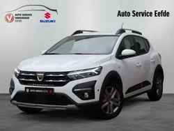 Wit Gebruikt 2023 Dacia Sandero Comfort Hatchback | € 19.199 (Eerlijke prijs)