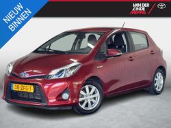 Rood Gebruikt 2012 Toyota Yaris Hybrid Hatchback | € 10.950 (Eerlijke prijs)