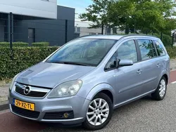 Grijs Gebruikt 2007 Opel Zafira MPV | € 1.450 (Goede deal)