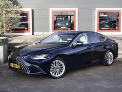 Blauw Gebruikt 2024 Lexus ES300 President Line Sedan | € 59.950