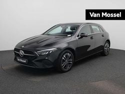 Zwart Gebruikt 2023 Mercedes A250 Luxury Hatchback | € 31.745 (Goede deal)