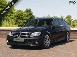 Zwart, metallic lak Gebruikt 2010 Mercedes C63 AMG AMG Stationwagen | € 53.995 (Duur)