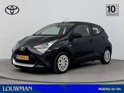 Donker zwart metallic Gebruikt 2019 Toyota Aygo X-play Hatchback | € 11.445 (Iets duurder)