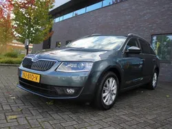 Grijs Gebruikt 2017 Skoda Octavia Business Line Stationwagen | € 11.999 (Goede deal)