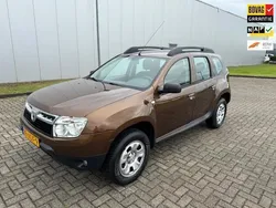 Bruin Gebruikt 2010 Dacia Duster Lauréate SUV | € 3.750 (Goede deal)