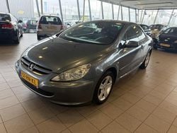 Grijs Gebruikt 2005 Peugeot 307 CC Cabriolet | € 1.491 (Iets duurder)