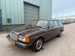 Gebruikt 1982 Mercedes 250 | € 13.999