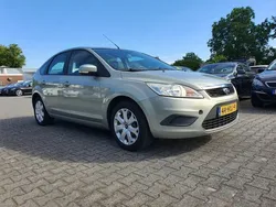 Groen metallic Gebruikt 2009 Ford Focus Trend Hatchback | € 1.645 (Eerlijke prijs)