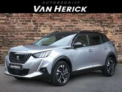 Grijs, metallic lak Gebruikt 2021 Peugeot 2008 GT SUV | € 18.945 (Eerlijke prijs)