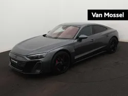 Grijs Nieuw 2024 Audi e-tron GT quattro Design Sedan | € 109.900