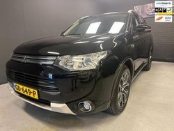 Zwart Gebruikt 2015 Mitsubishi Outlander Edition SUV | € 14.950 (Eerlijke prijs)