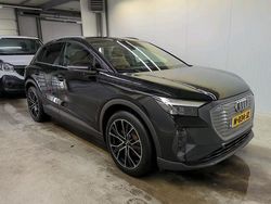 Zwart (metallic) Gebruikt 2021 Audi Q4 e-tron Comfort SUV | € 23.950 (Goede deal)