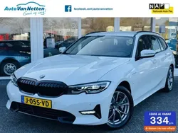 Wit Gebruikt 2020 BMW 330e Executive Stationwagen | € 24.950 (Eerlijke prijs)