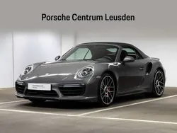 Grijs, metallic lak Gebruikt 2017 Porsche 991 Cabriolet | € 144.900 (Eerlijke prijs)