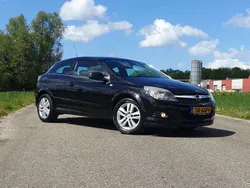Zwart Gebruikt 2008 Opel Astra Executive Coupé | € 2.750 (Iets duurder)