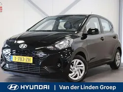 Phantom black (zwart metallic) Gebruikt 2023 Hyundai i10 Comfort Hatchback | € 16.450 (Iets duurder)