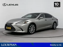 Grijs Gebruikt 2021 Lexus ES300H Executive Line Sedan | € 39.950 (Iets duurder)