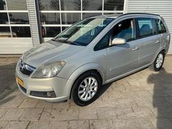 Grijs (metallic) Gebruikt 2007 Opel Zafira MPV | € 2.499 (Eerlijke prijs)