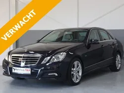 Blauw, metallic lak Gebruikt 2009 Mercedes E350 Avantgarde Sedan | € 22.950