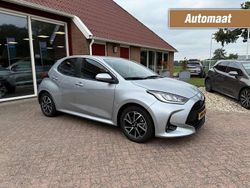 Grijs Gebruikt 2023 Toyota Yaris Hybrid Team Hatchback | € 23.995 (Iets duurder)