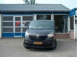 Zwart Gebruikt 2015 Renault Trafic Van | € 7.500 (Goede deal)