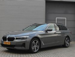 Grijs Gebruikt 2021 BMW 530e Executive Stationwagen | € 31.999 (Super prijs)